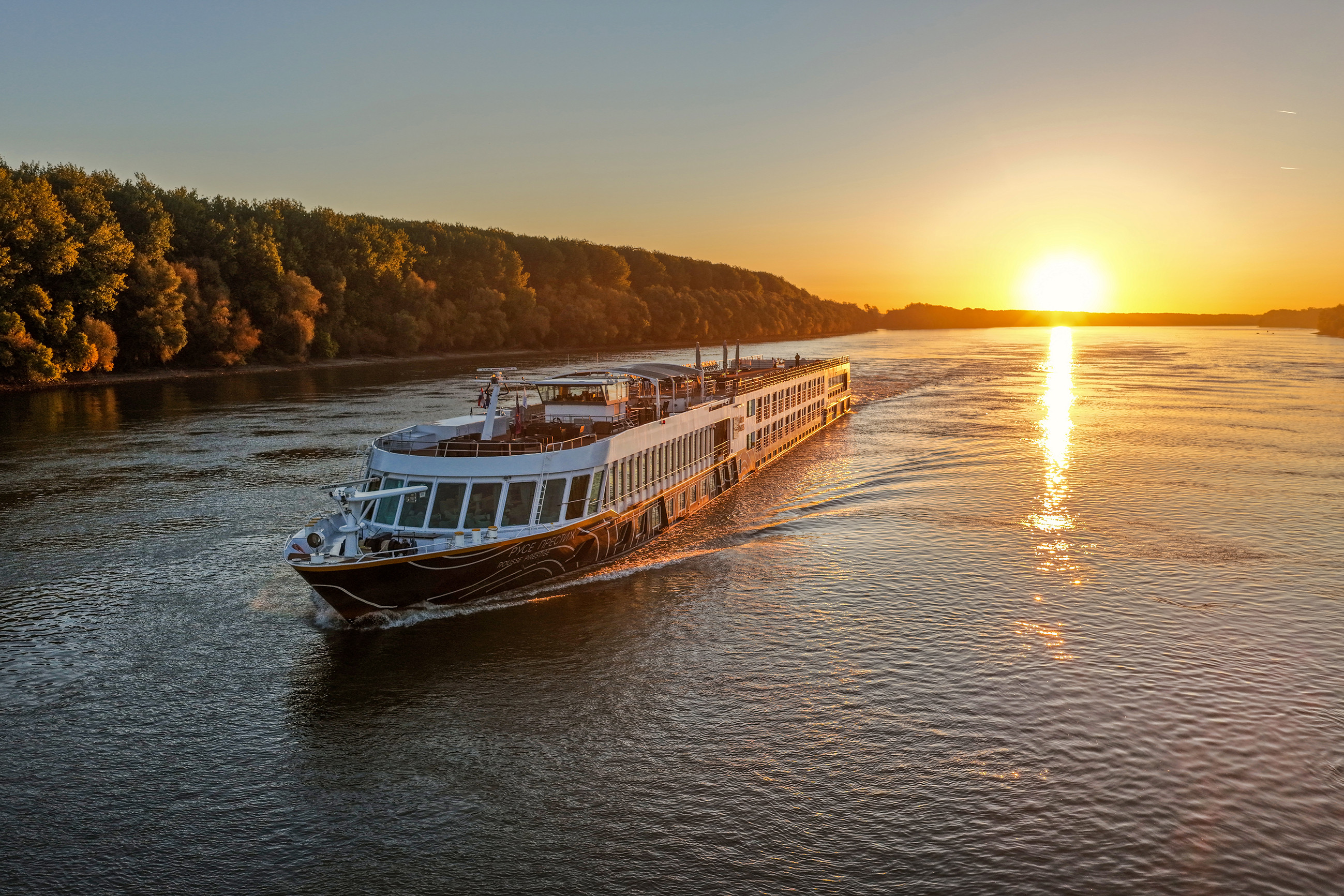 original RoussePrestigesunrisenearVukovar 03