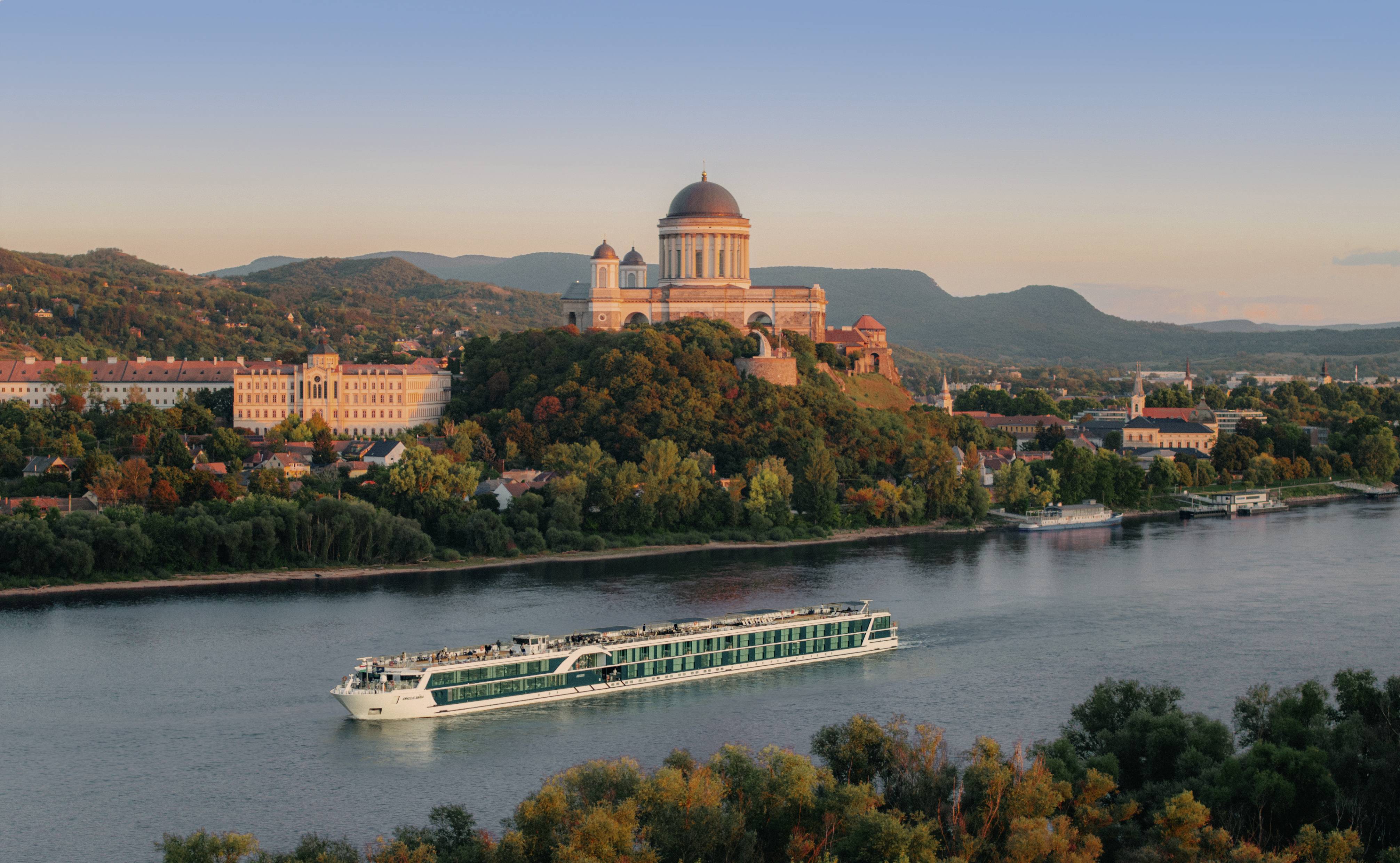 original AMADEUS Amara Exterior View Exterior View of the AMADEUS Amara in Esztergom Hungary Lueftner Cruises Amadeus Blend41 original AMADEUS Amara Exterior View Exterior View of the AMADEUS Amara in Esztergom Hungary Lueftner Cruises Amadeus Blend41