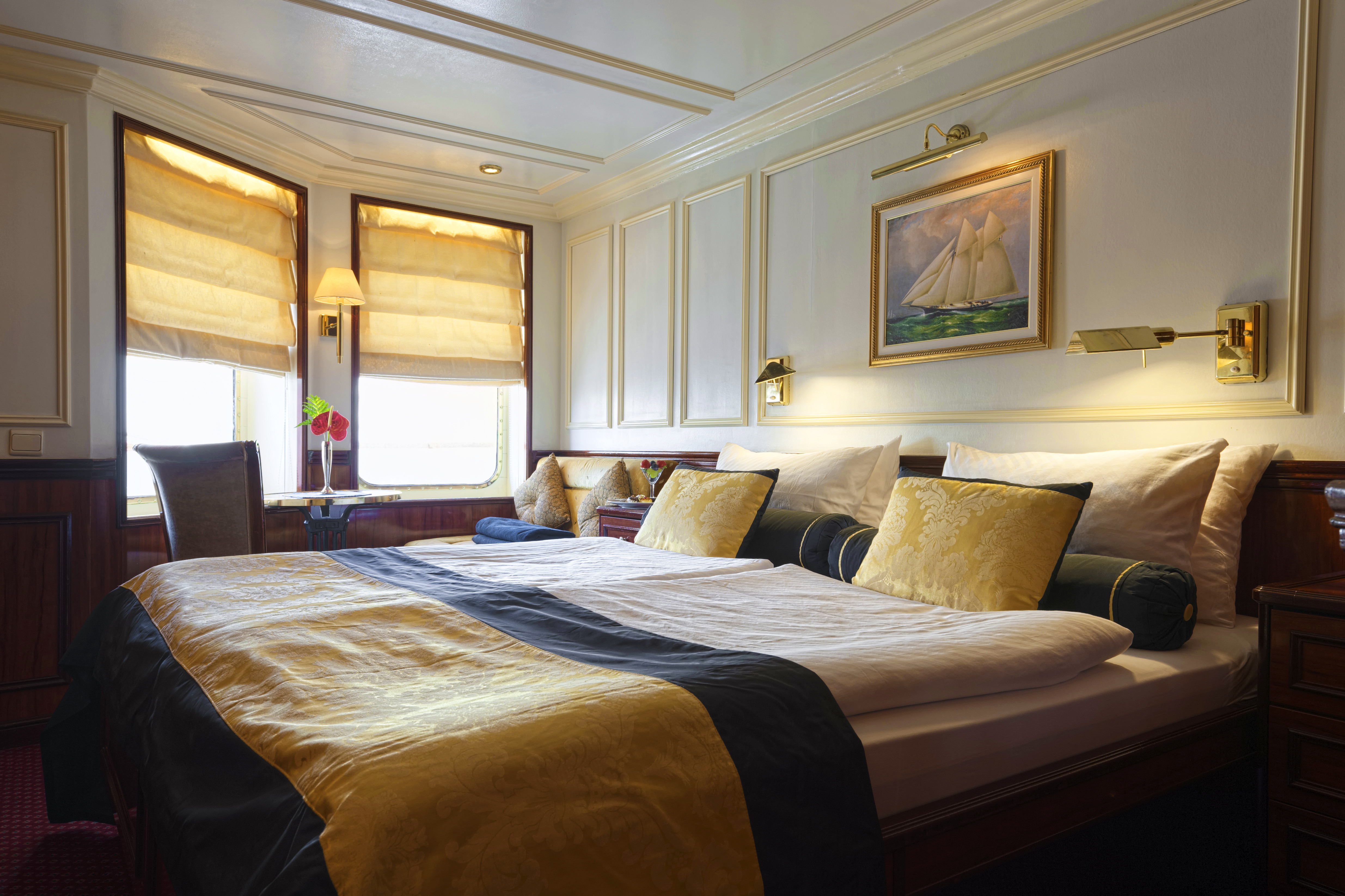 original cabin-royal-clipper-deluxe-suite-306