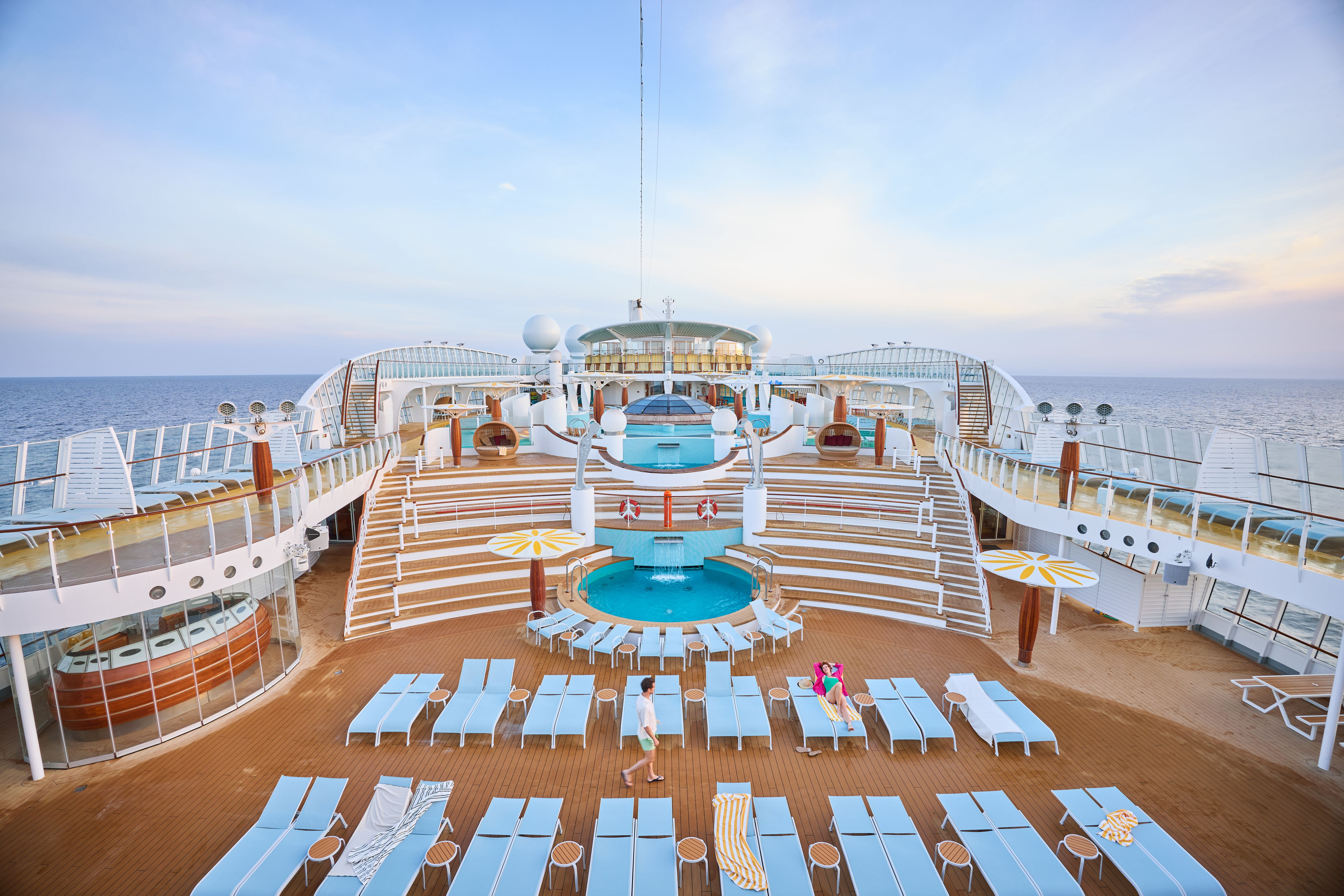 original 2504 AIDAdiva INT 01 01 POOLDECK 0231 JPG RGB 300dpi